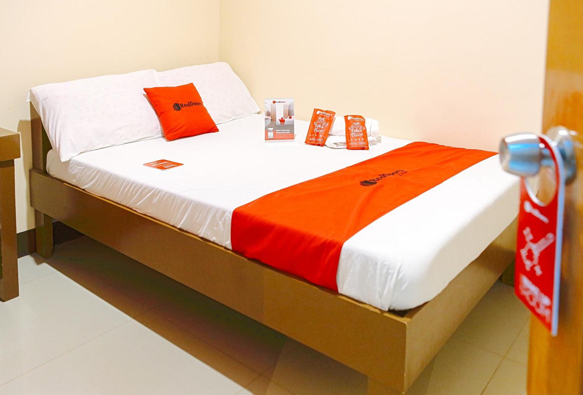 Reddoorz @ Pamaong Street Otel Tagbilaran Dış mekan fotoğraf