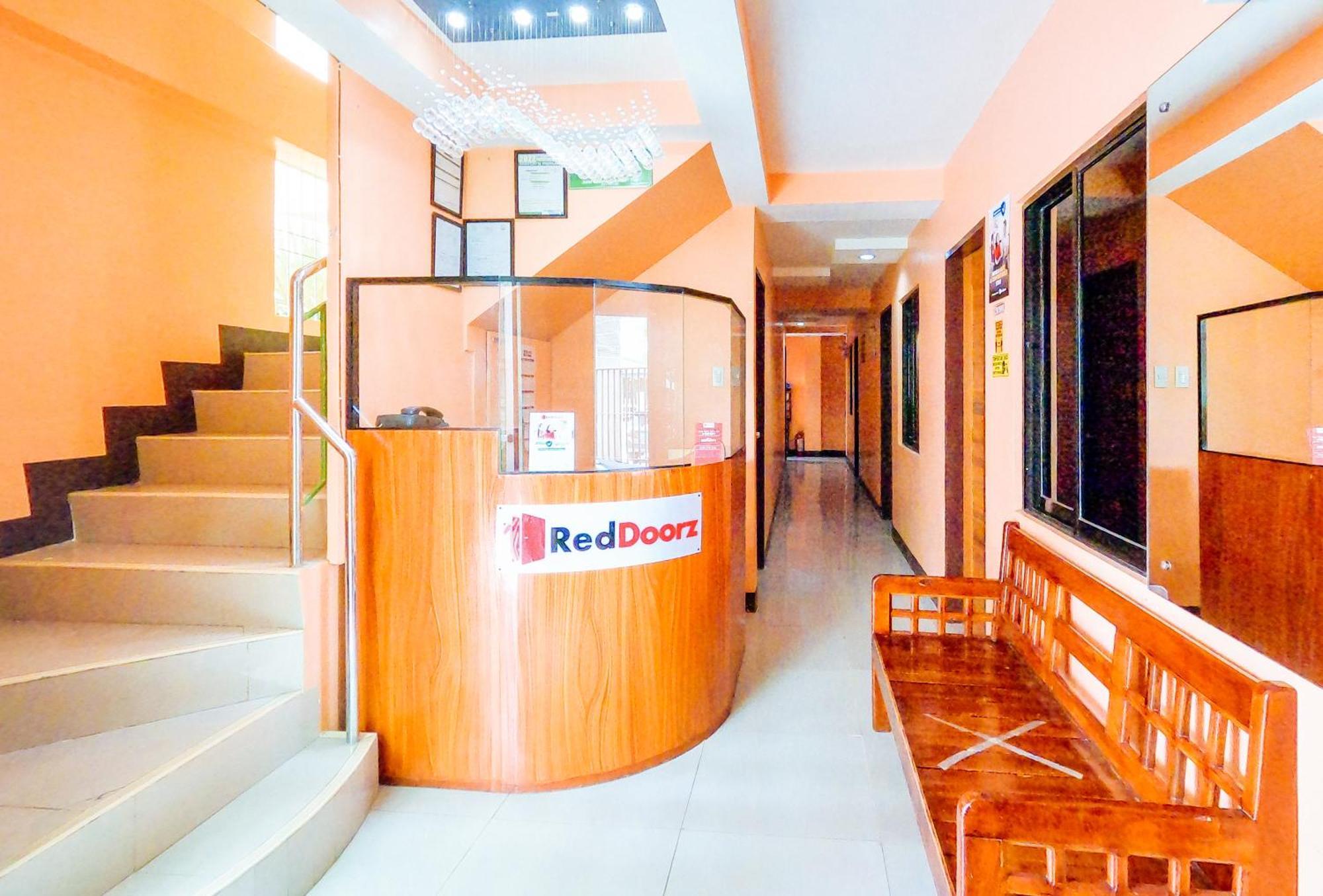 Reddoorz @ Pamaong Street Otel Tagbilaran Dış mekan fotoğraf